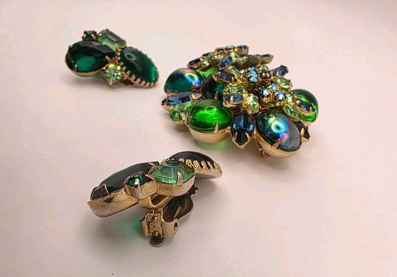 Vintage Unsigned Hattie Carnegie Green, Heliotrope Glass Brooch/Married Earrings