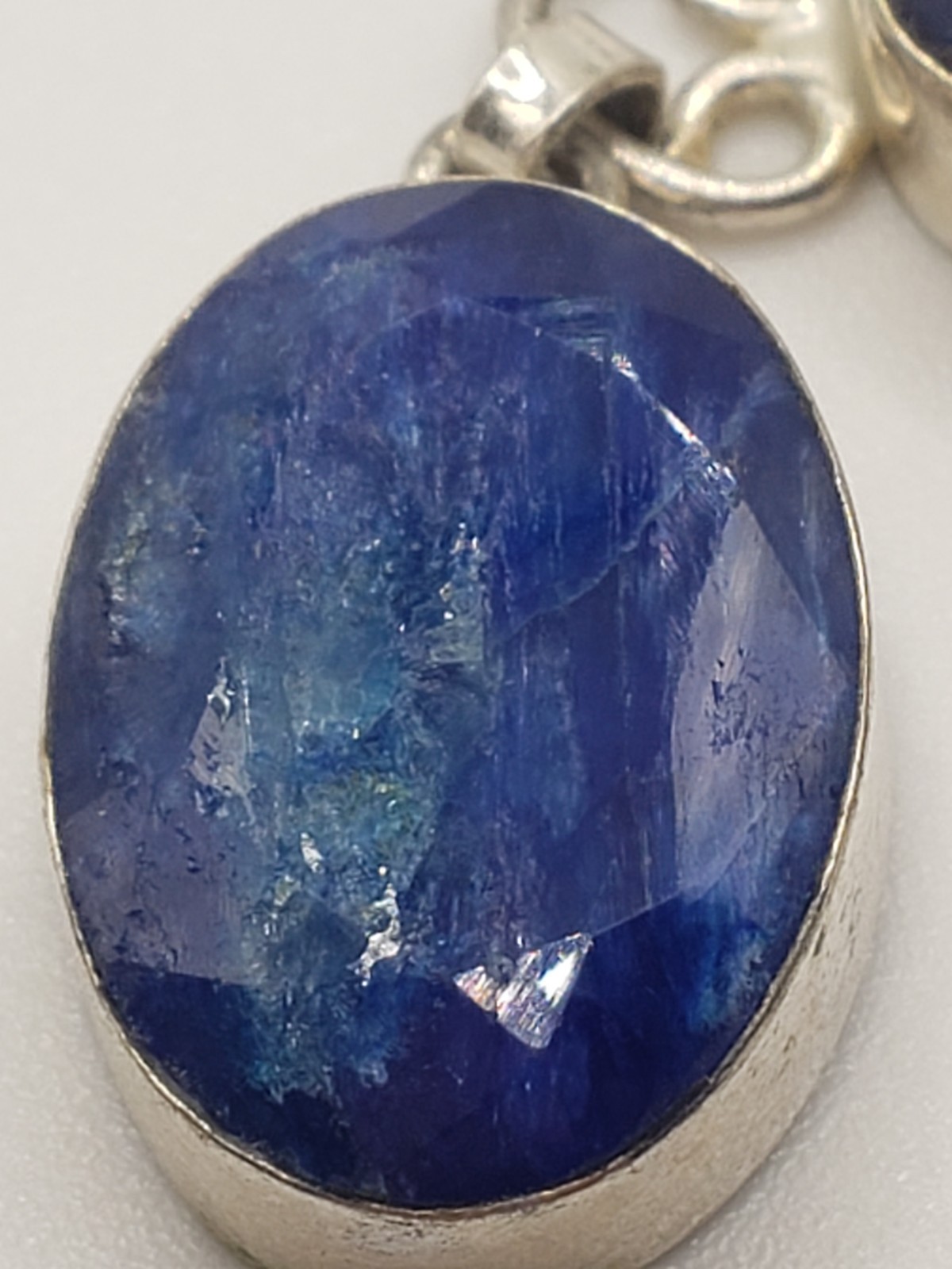 9.25 Deep Blue Faceted Kyanite Gemstone Bezel Setting Hook Clasp Necklace