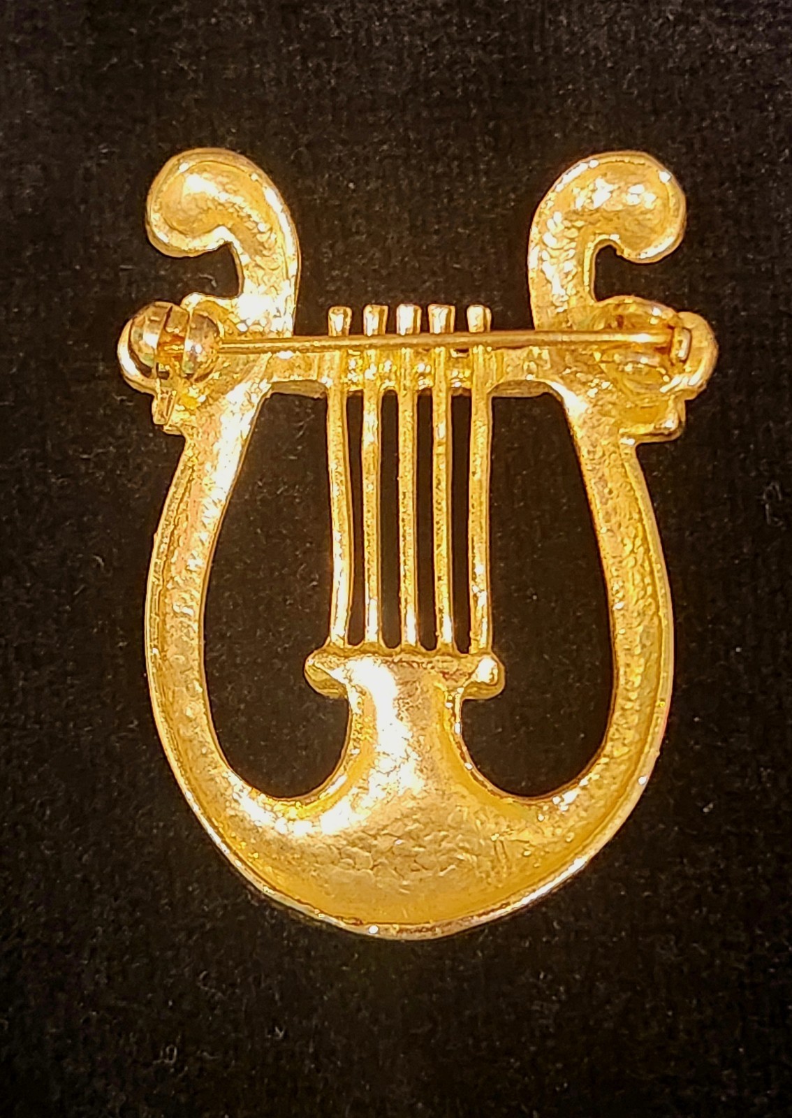 Red Enamel Lyre Harp Goldtone Brooch Lapel Pin Safety Clasp With Box