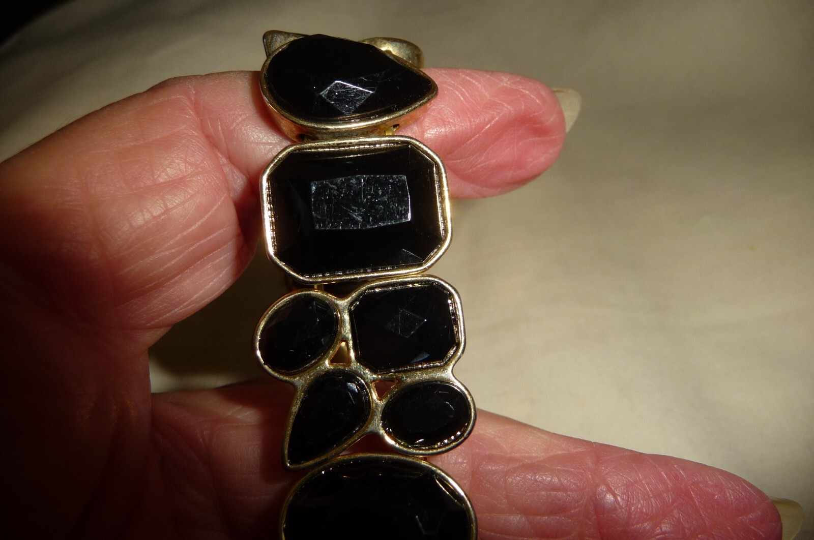 A#1/19X BRACELET GOLD TONE w BLACK STONES STRETCH “FOR WIDE WRIST ” 3/4″ W