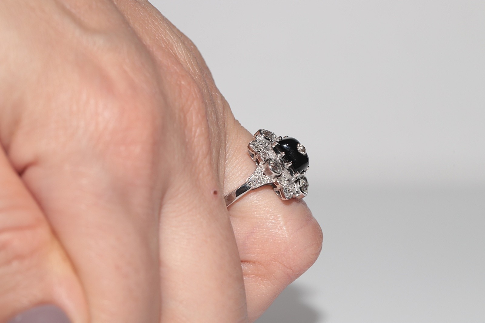New Made 18k Gold Estate Natural Diamond Onyx Decorated Square Ring
