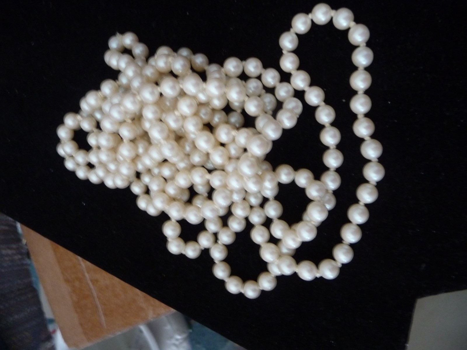 43” L HAND KNOTTED FAUX PEARL BEADS NO CLASP FLAPPER NECKLACE #15/7