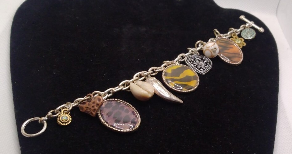 Vtg Charm Chain Link Bracelet Animal Print AAi, Accessories Associates 7.25 In