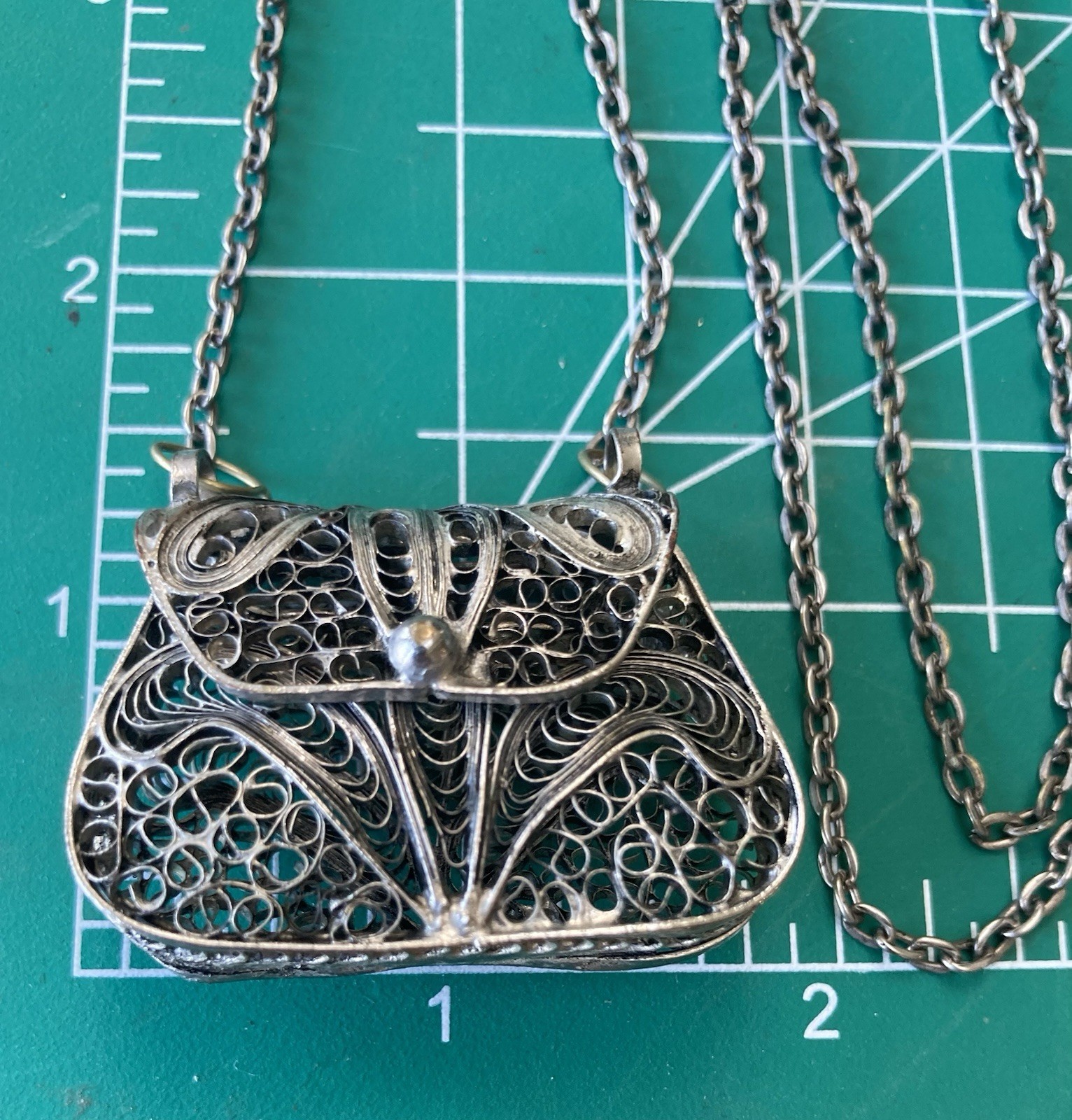 Vintage Silver FILIGREE Purse Necklace 35″ Long Chain Perfume Keepsake Holder
