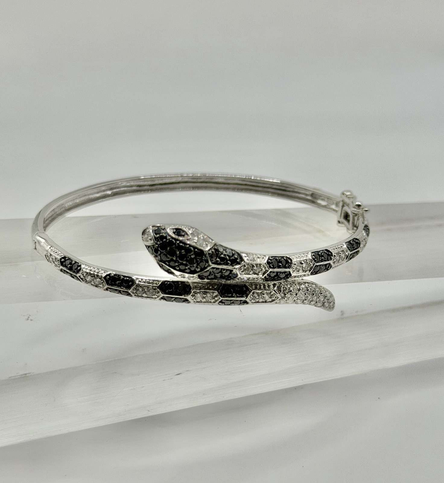 Vintage Black & Clear Crystal Hinged SNAKE Sterling Bangle Bracelet 7 3/4”