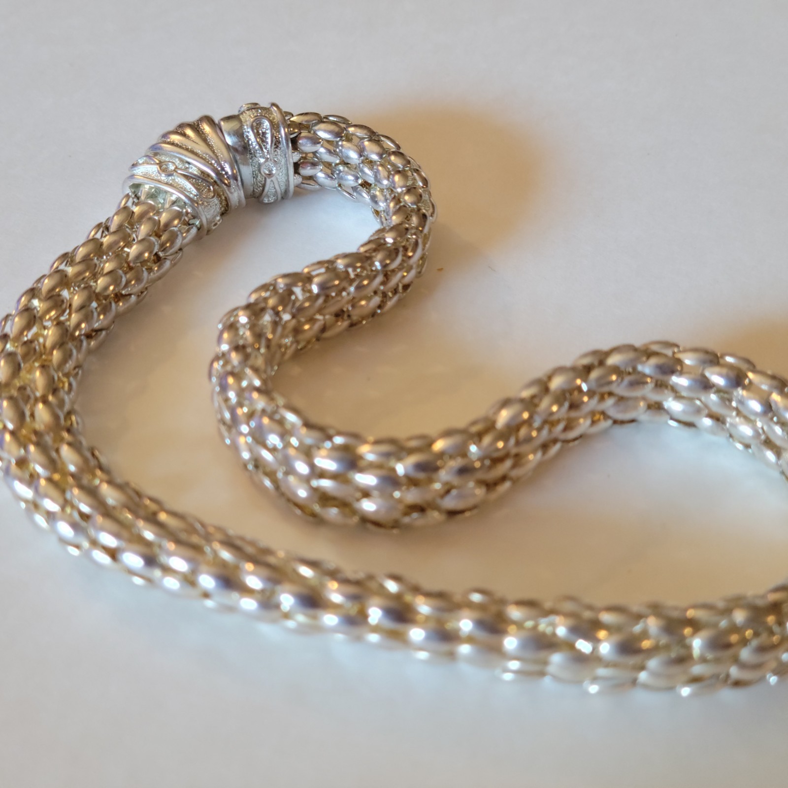 Vintage Silver Tone Popcorn Mesh Choker Necklace Magnetic Clasp Easy Wear 17″