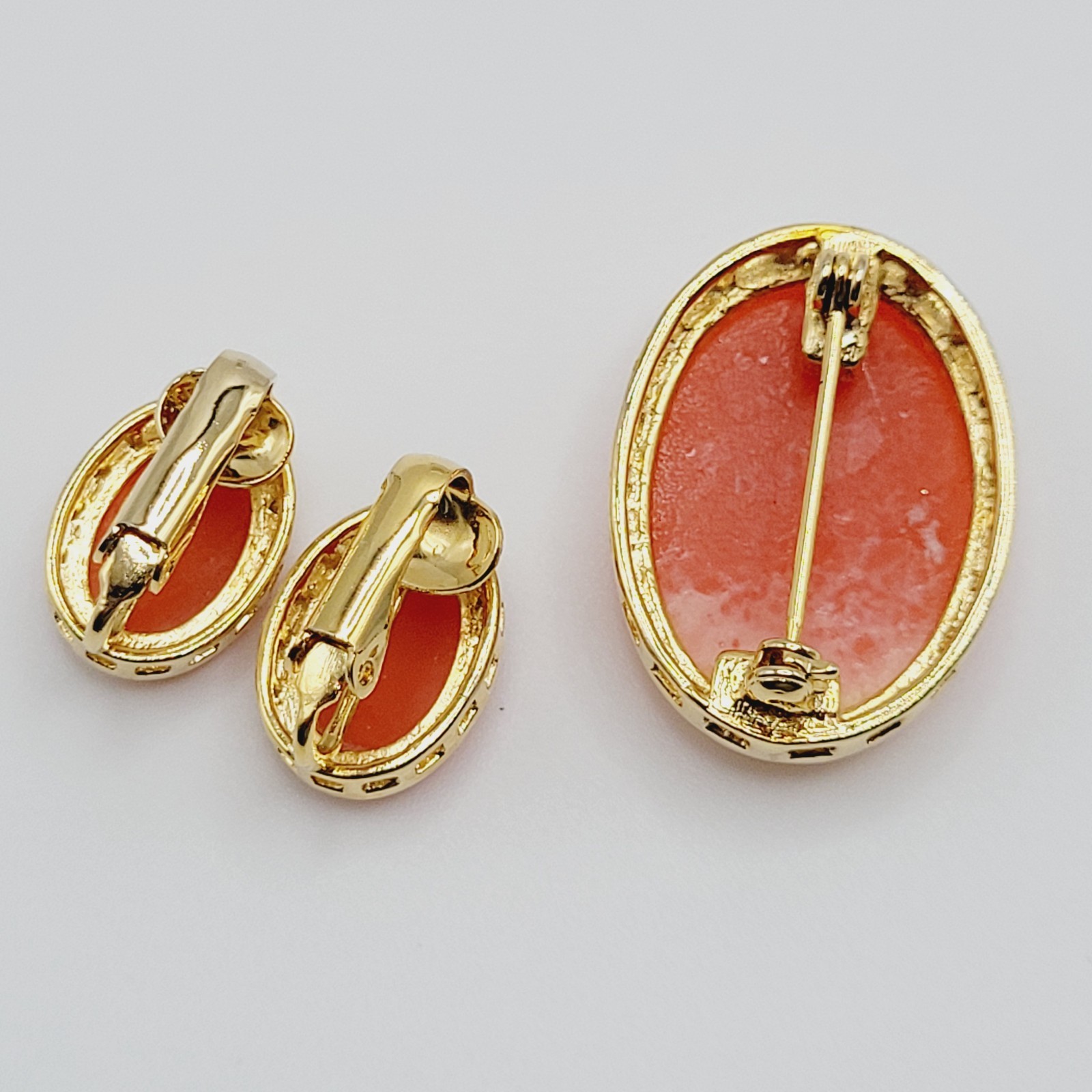 Cameo Set Resin Backed Gold Tone Open Works Frame Salmon Coral Color Revival