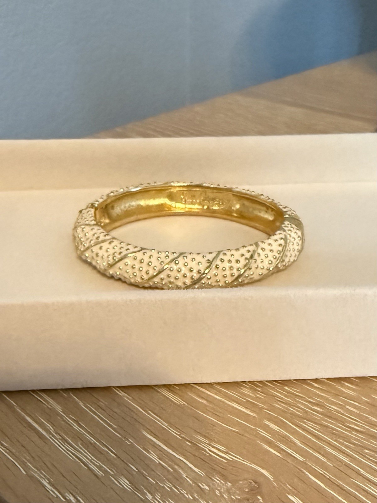 Vintage Lilly Pulitzer Ivory Enamel And Gold Tone Clasp Bangle Bracelet