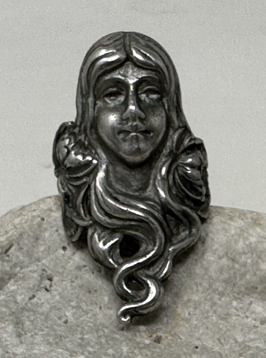 Vintage Maiden or Mermaid Figural Art Nouveau Cast Pewter Repousse Ring Size 7