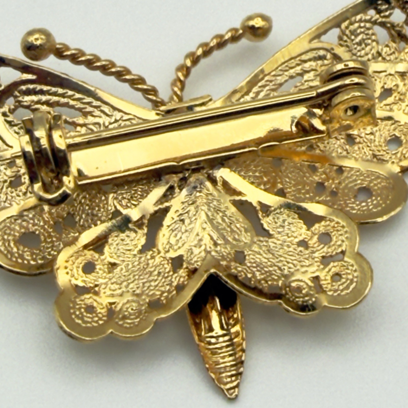 Vintage Gold Tone Filigree Butterfly Brooch Small Delicate Pin Spring