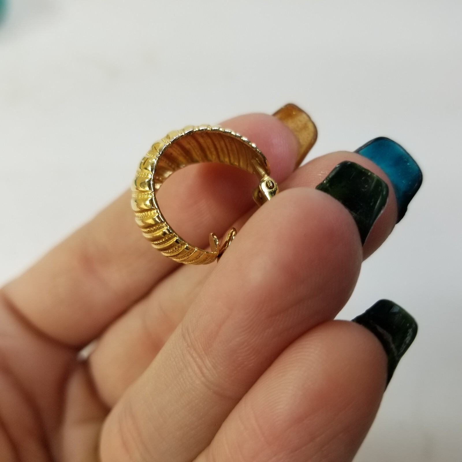 Vintage Napier Wide Huggie Hoop Clip-On Adjustable Screwback Earrings Goldtone