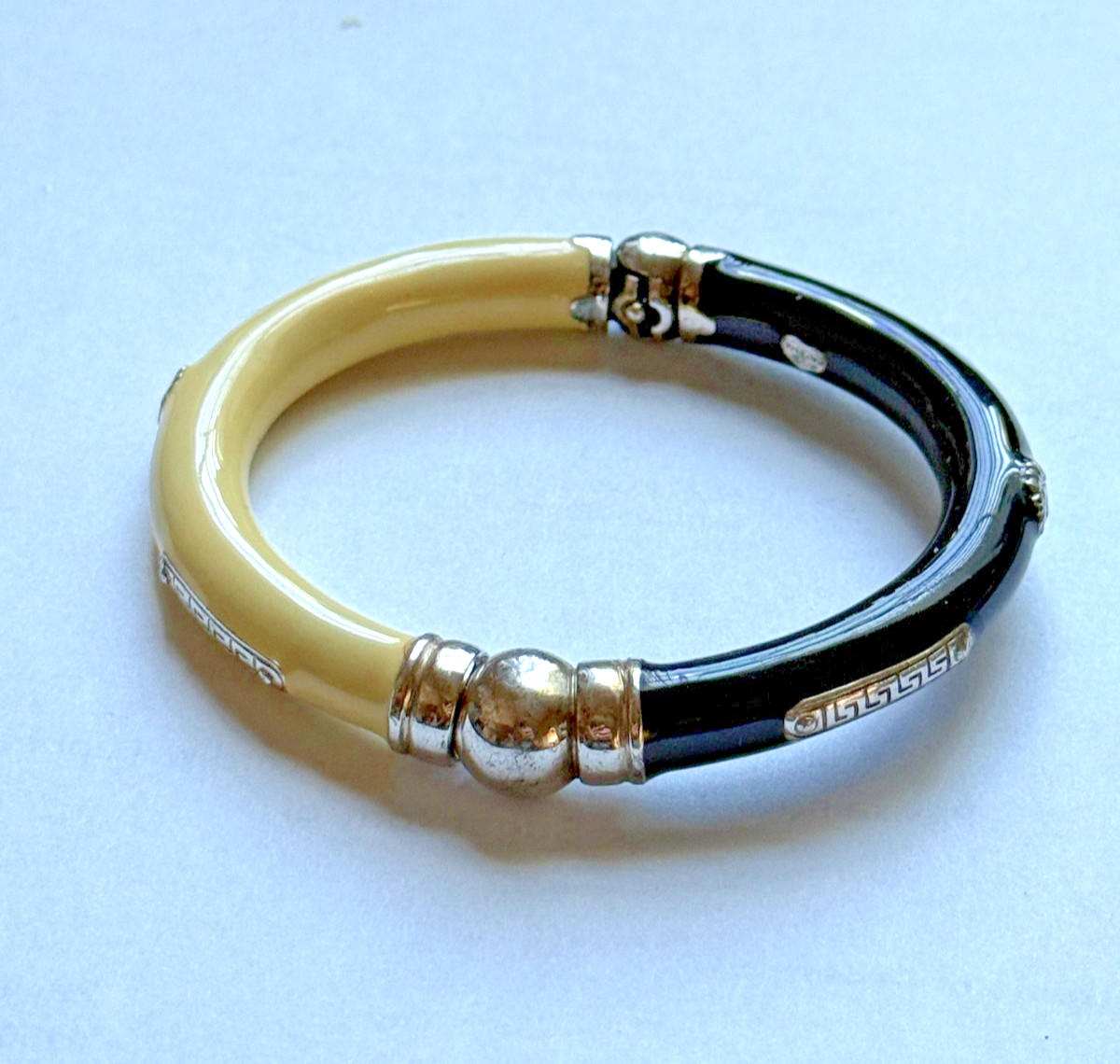 VINTAGE MILOR BLACK & WHITE ENAMEL 925 SILVER HINDGE BANGLE BRACELET ITALY