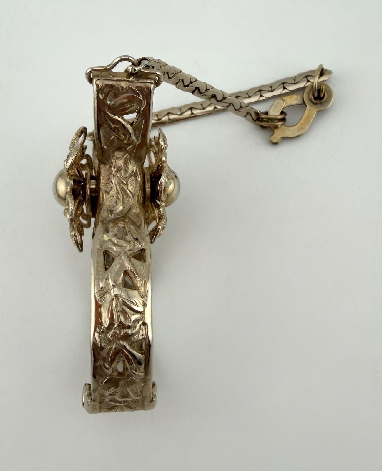 Flower Glove Scarf Clip Gold Tone Victorian Revival Purse Holder Vintage