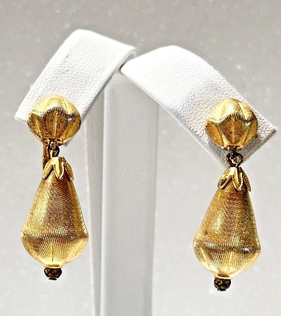 Crown TRIFARI Vintage Brushed Gold Tone Drop Dangle Bead Earrings 1 1/2″
