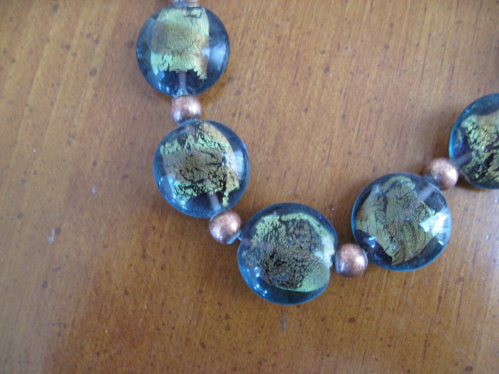 VINTAGE SIGNED COLDWATER CREEK GLASS BEAD & BRASS METAL 21″ NECKLACE! G26538