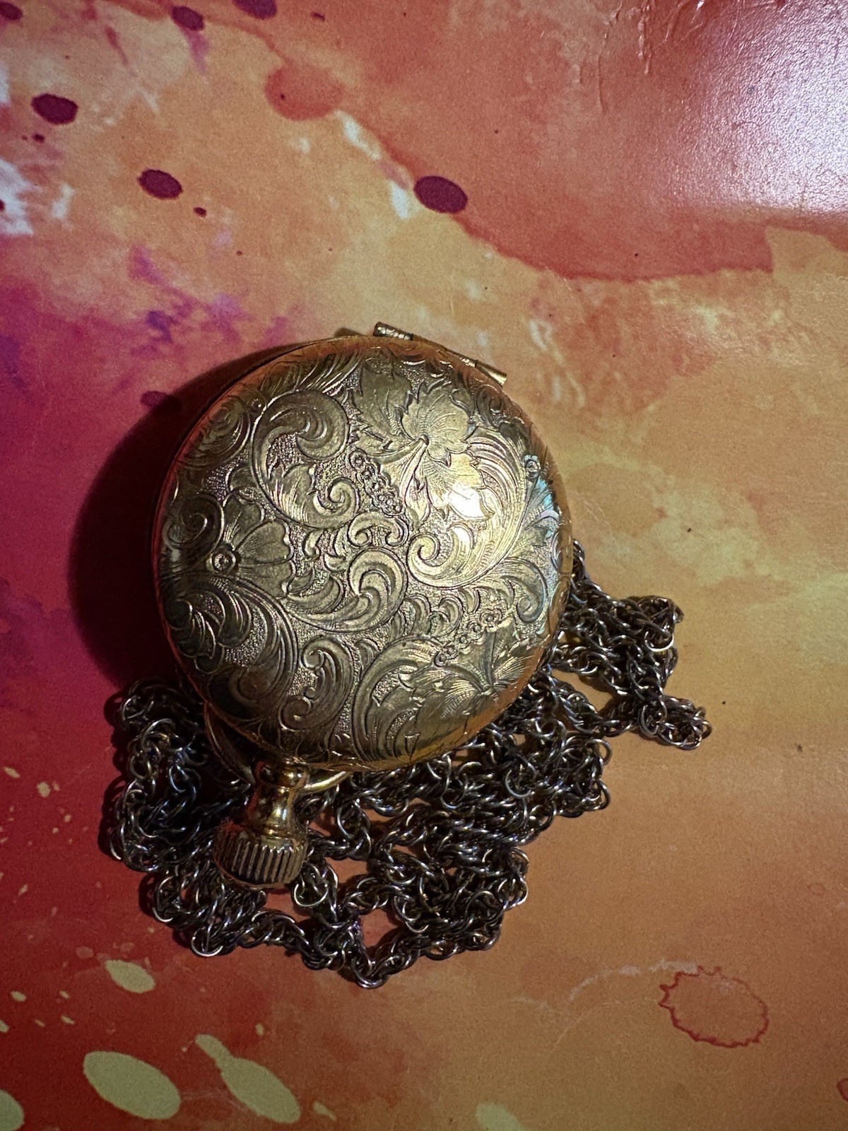 Esteel Lauder 1978 Vintage Gold Tone Love Note Locket Perfume Compact