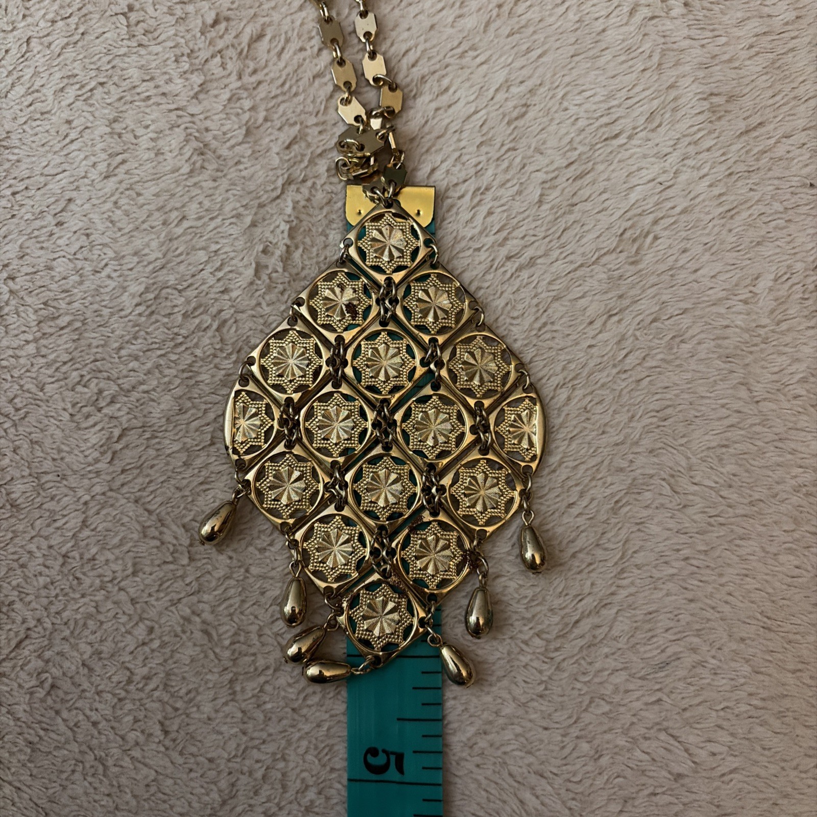 Vintage Sarah Coventry Golden Petals Necklace 1971