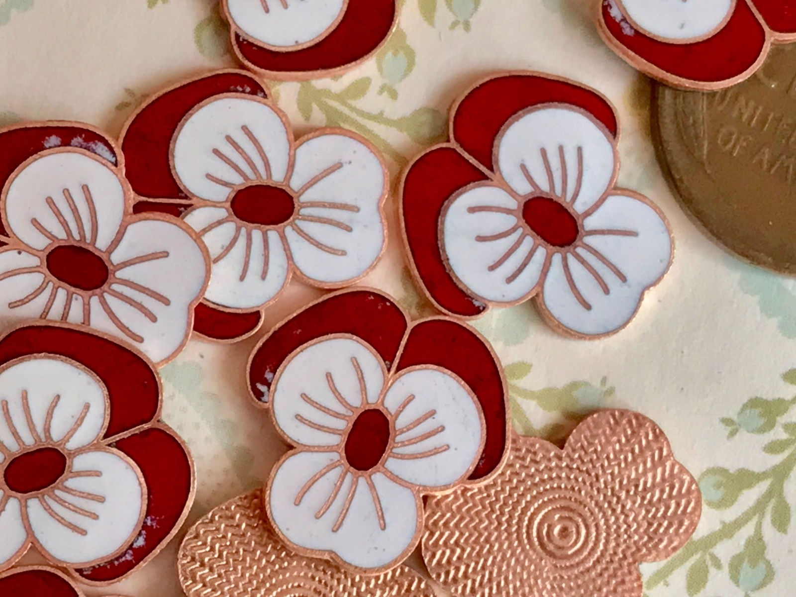 Enameled Pansy Findings,Vintage Pansies,Enamel Cabochons,19x6mm cabochons #G65C