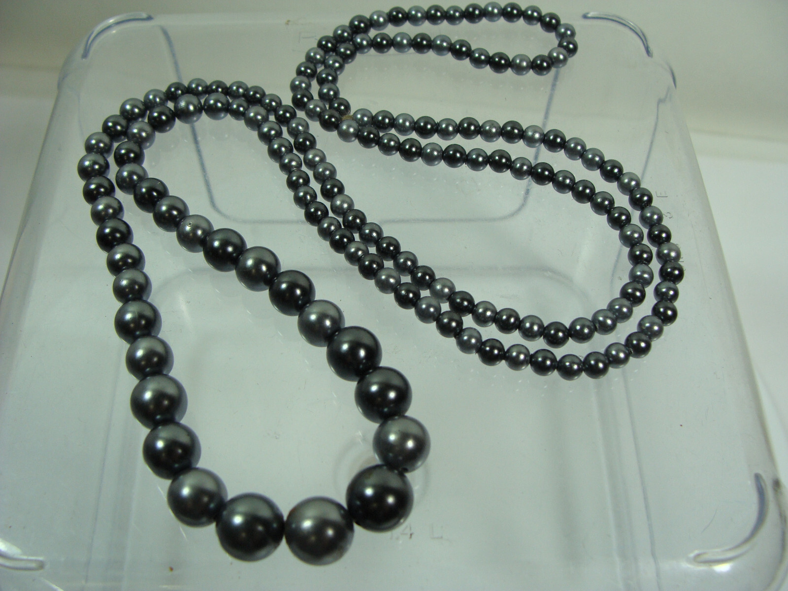 Vtg 2 Tone Gray Faux Pearls Hand Knot Tied Graduating String 27″ Long Necklace
