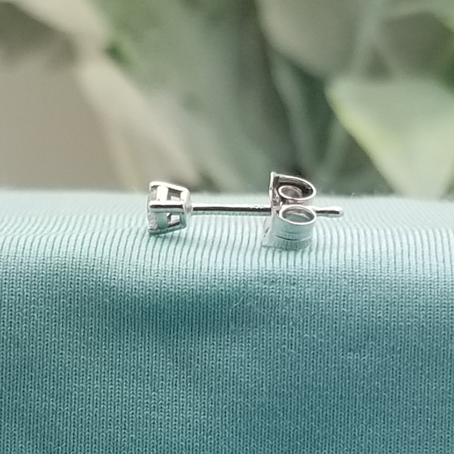 14K White Gold Diamond Stud Earrings, .14CTW, Vintage, Every Day Studs