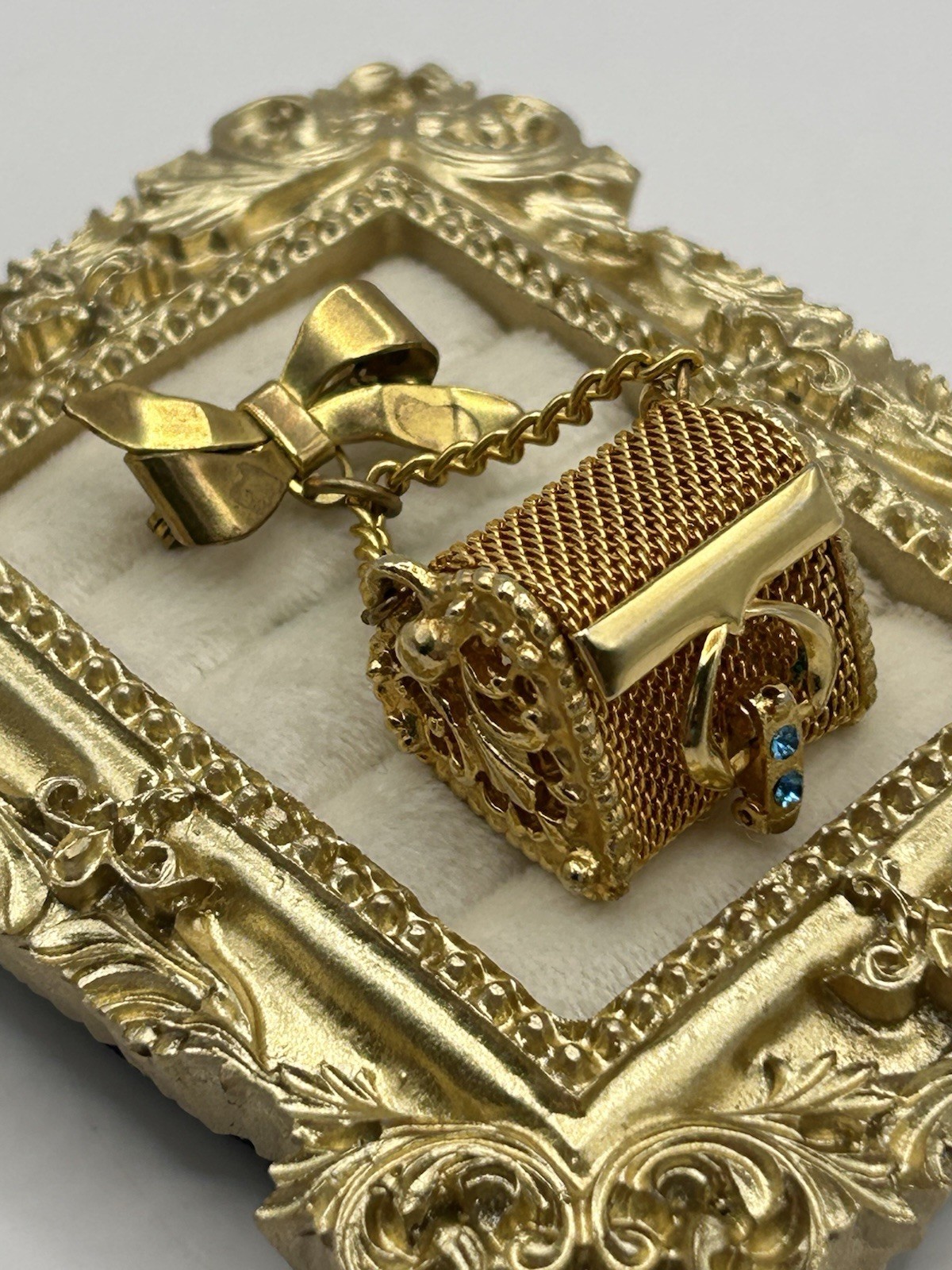 Vintage Gold Mesh Mini Coin Purse Brooch Bow Blue Charm Cottagecore Romantic Fun