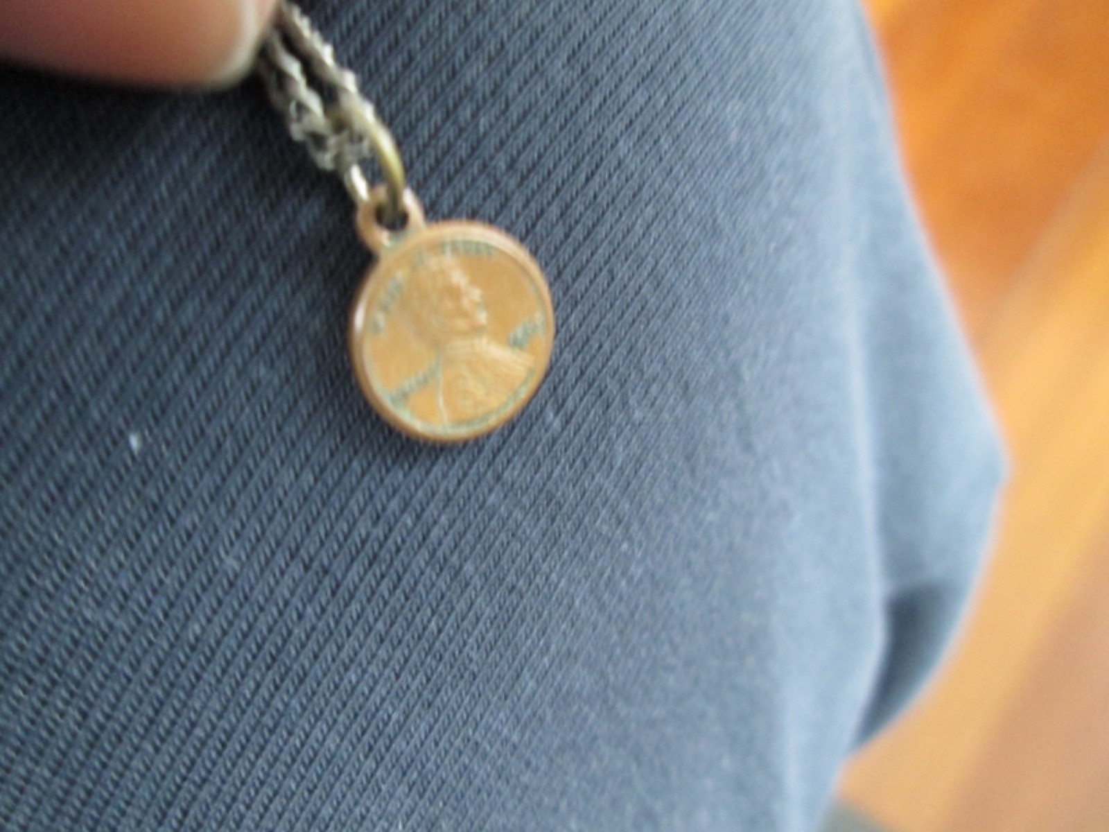 Vintage Miniature Lincoln Cent 1964 Necklace 1 cm Wide Tarnished