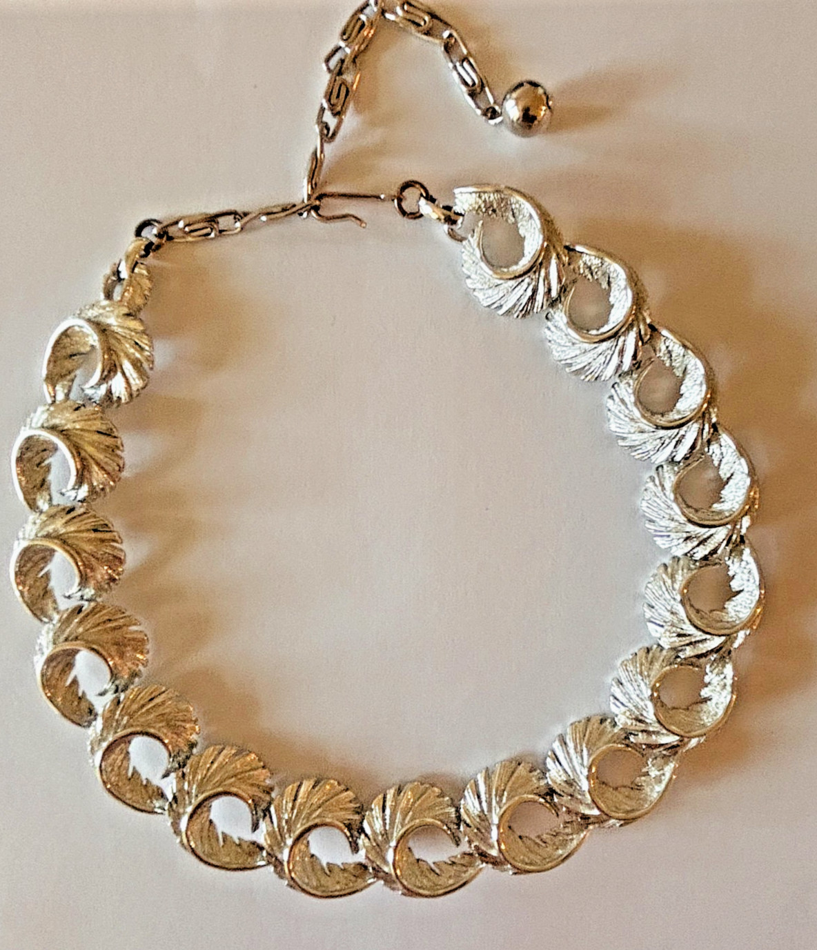 VINTAGE LISNER signed silver wave link scroll choker necklace 16″ adjustable