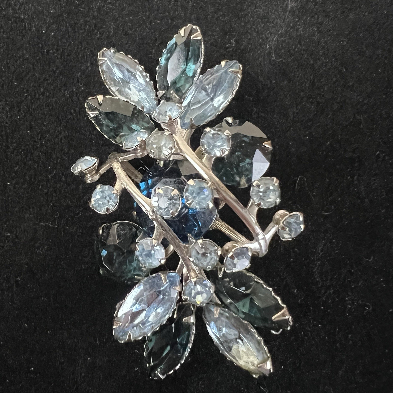 VTG Blue Tones Floral Design Rhinestone Brooch Silver Toned Metal 2.5” Rare
