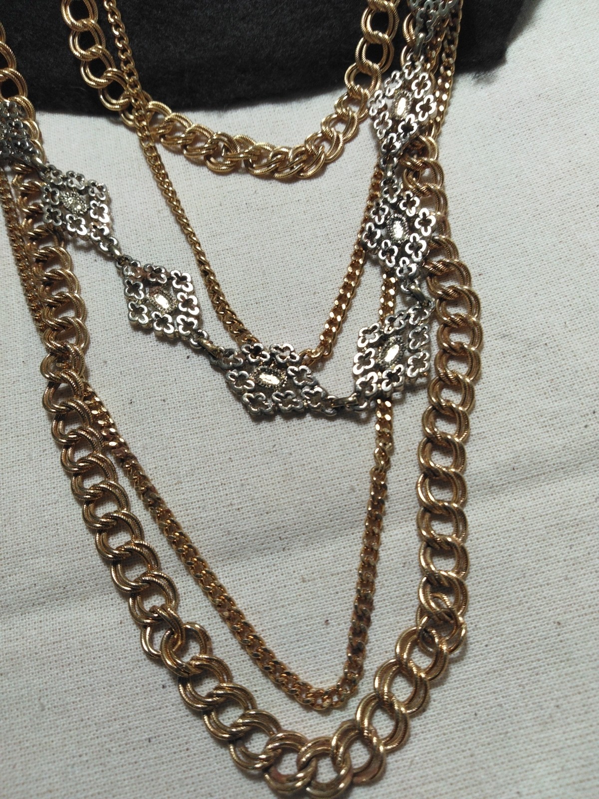 MONET VTG 5 Strand 18″ Different Chains, Cascade Gold Tone Necklace, pre-owned.