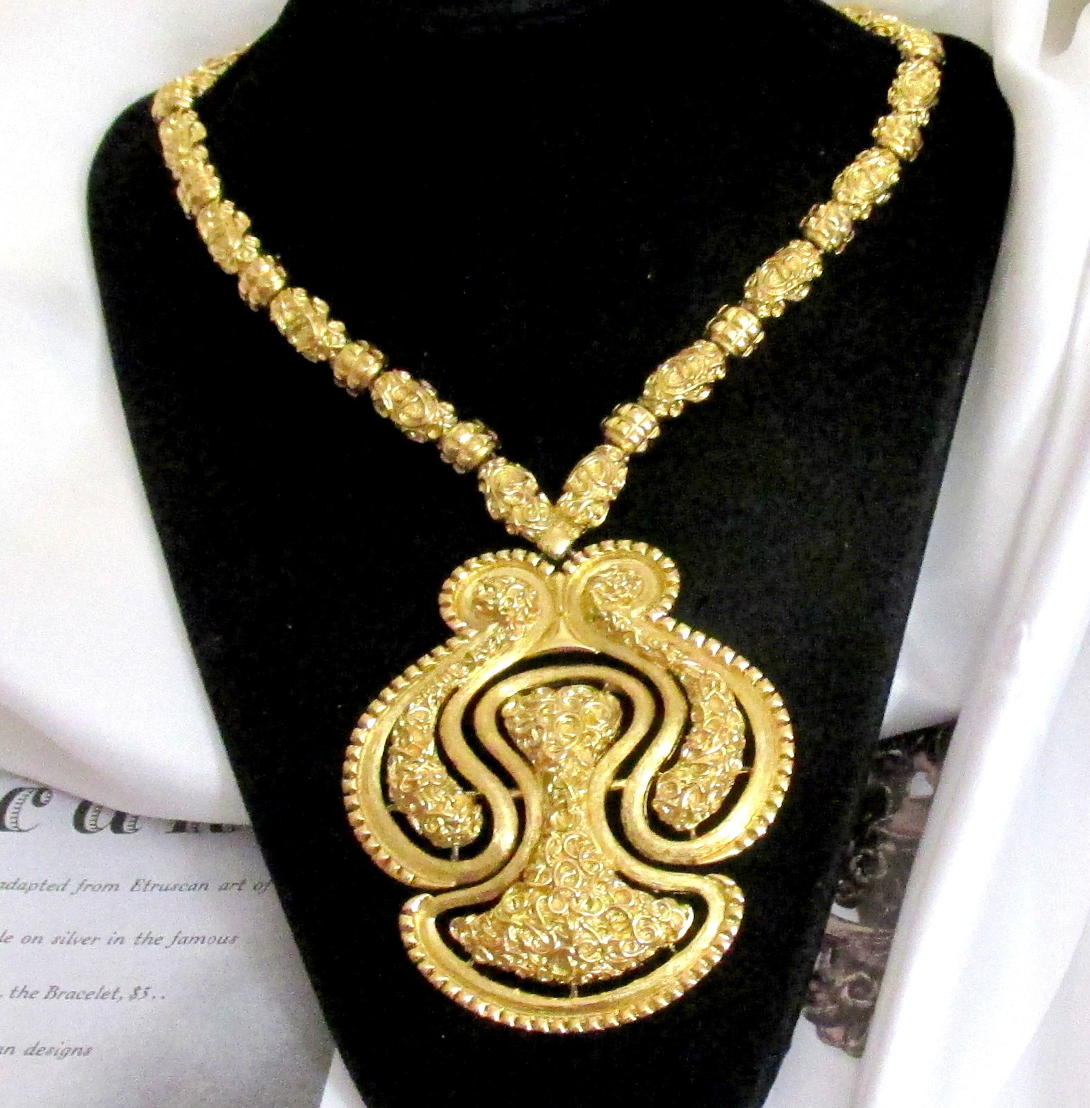 VTG RUNWAY BOLD MONET BRUTALIST ETRUSCAN MASSIVE PENDANT NECKLACE DOOR KNOCKER