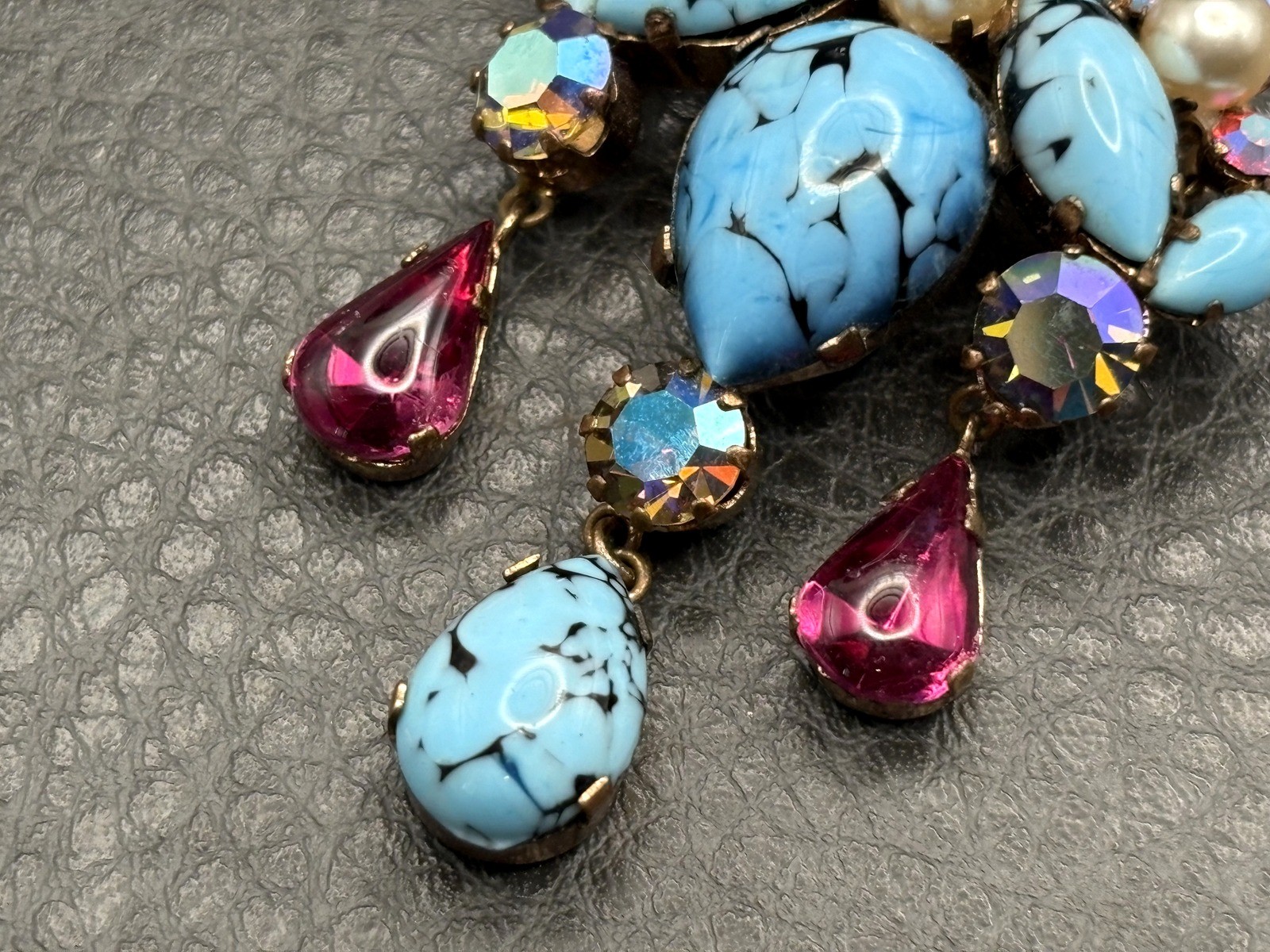 VTG Austrian Glass Faux Turquoise Speckle Rhinestone Dangle Brooch Pendant