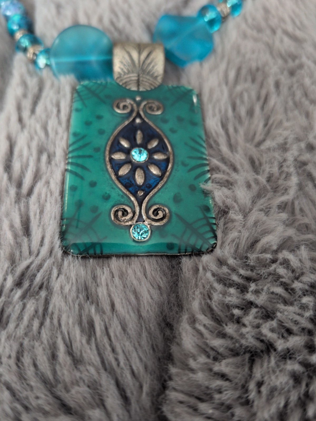 Blue beaded necklace, Unique Pendant (Vintage)
