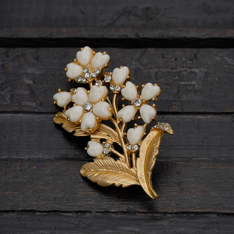 Vintage Rabbit Pearl Enamel Brooch Retro Animal Series Badges Lady Elegant Party