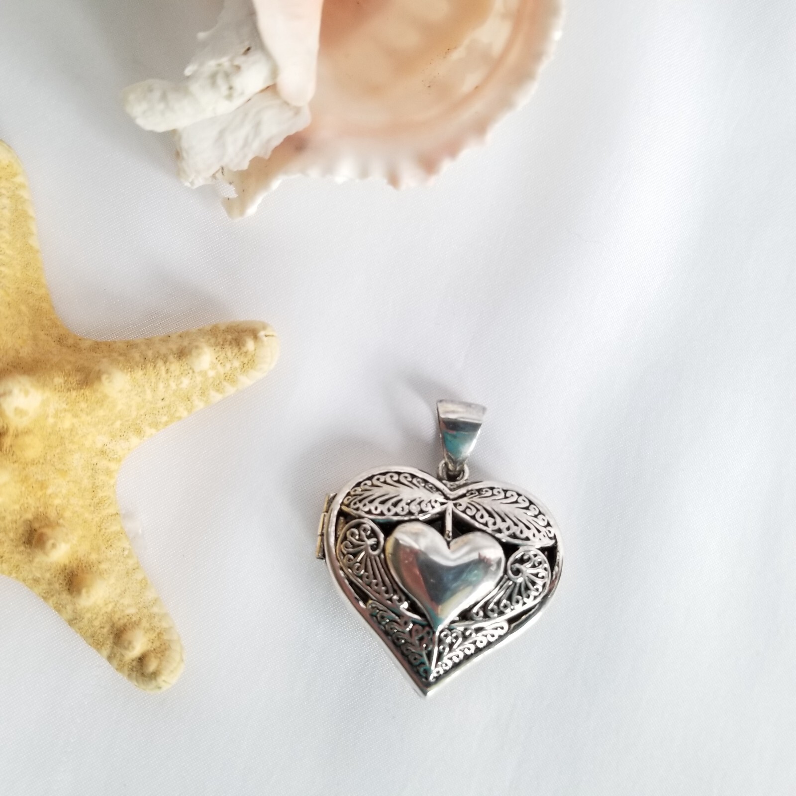 Best Mom heart wings locket puff pendant shiny silver plated filigree