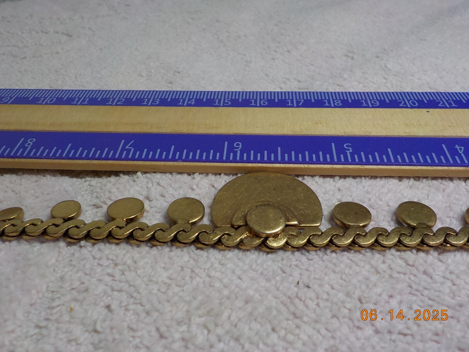 GOLDTONE FLAT S LINK CHAIN CHOKER W/LAYERED COIN DISK PENDANT & COIN ACCENTS