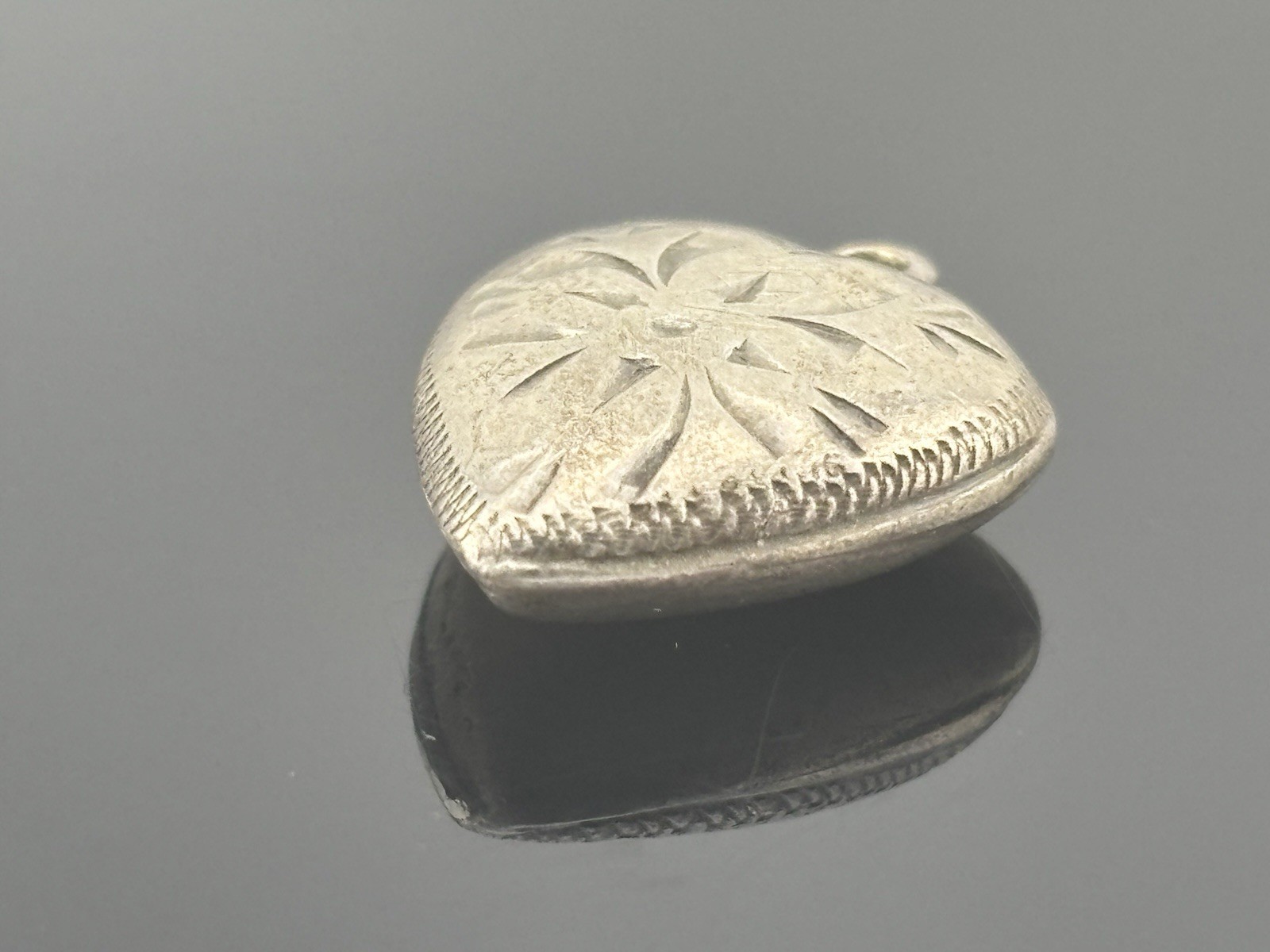 Vtg Single Sterling Silver Puff Heart Charm One Side Etched No Jump Ring 11/16″