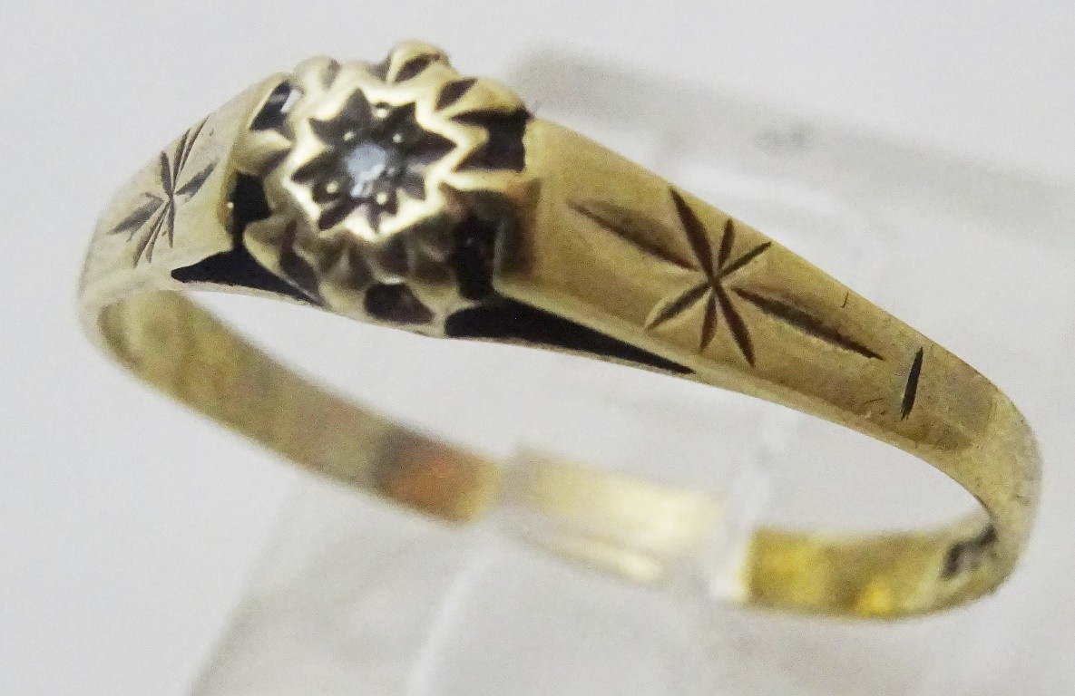 Vintage 9 karat Gold and Diamond Ring