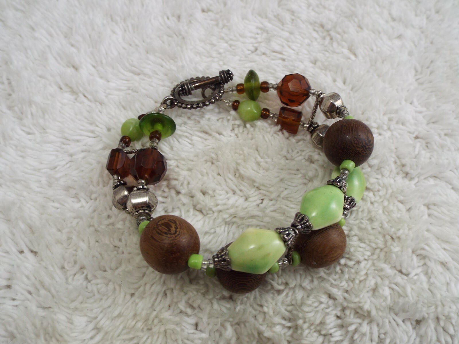Silvertone Green Ceramic & Wood Bead Bracelet (C24)