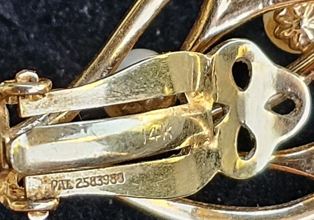 14K Yellow Gold Pearl Clip On Earrings Vintage Leaf Floral Designer 5.3 gm
