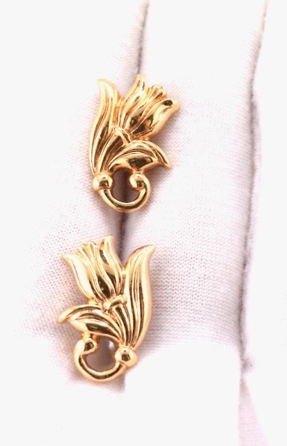 7 Piece Avon Jewelry Lot – Vintage – 3 Necklaces, 3 Pair Earrings, Ring