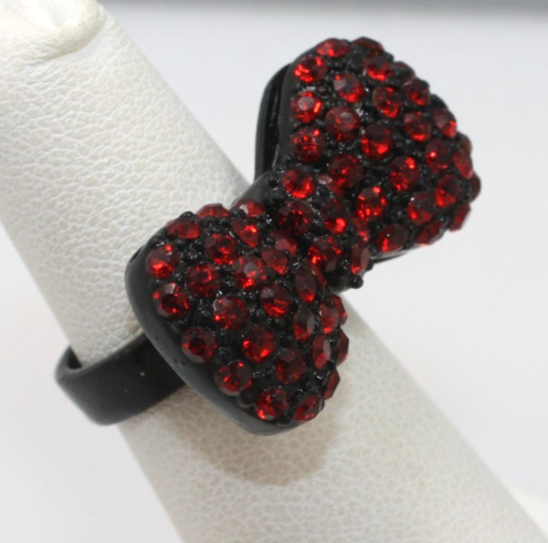 Black enamel finish ruby red rhinestone bow ribbon band ring size 4