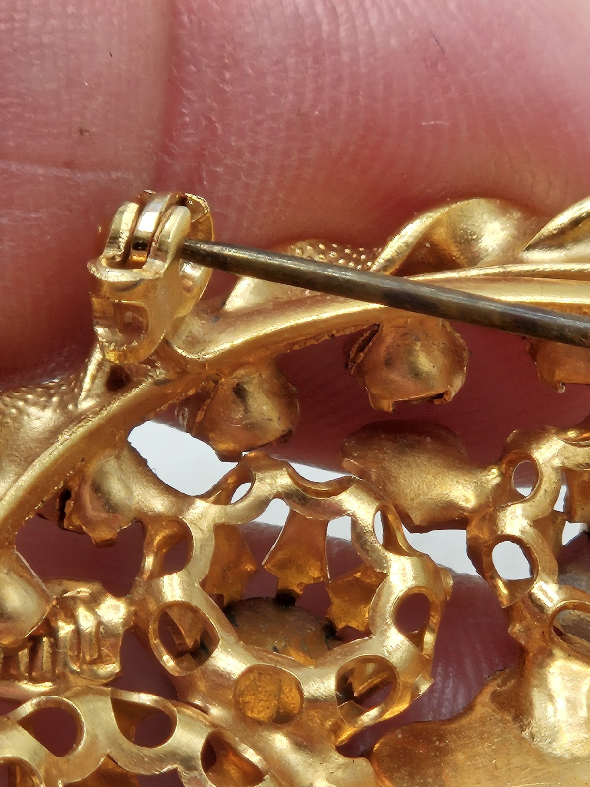 Vintage Austrian Crystal And Rhinestone Goldtone Brooch.