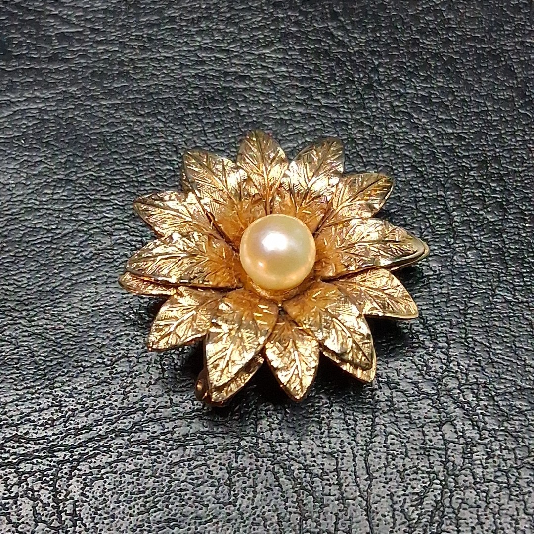 Vintage Signed A.C 1/20 12k GF Flower Faux Pearl Pin Brooch. 3962