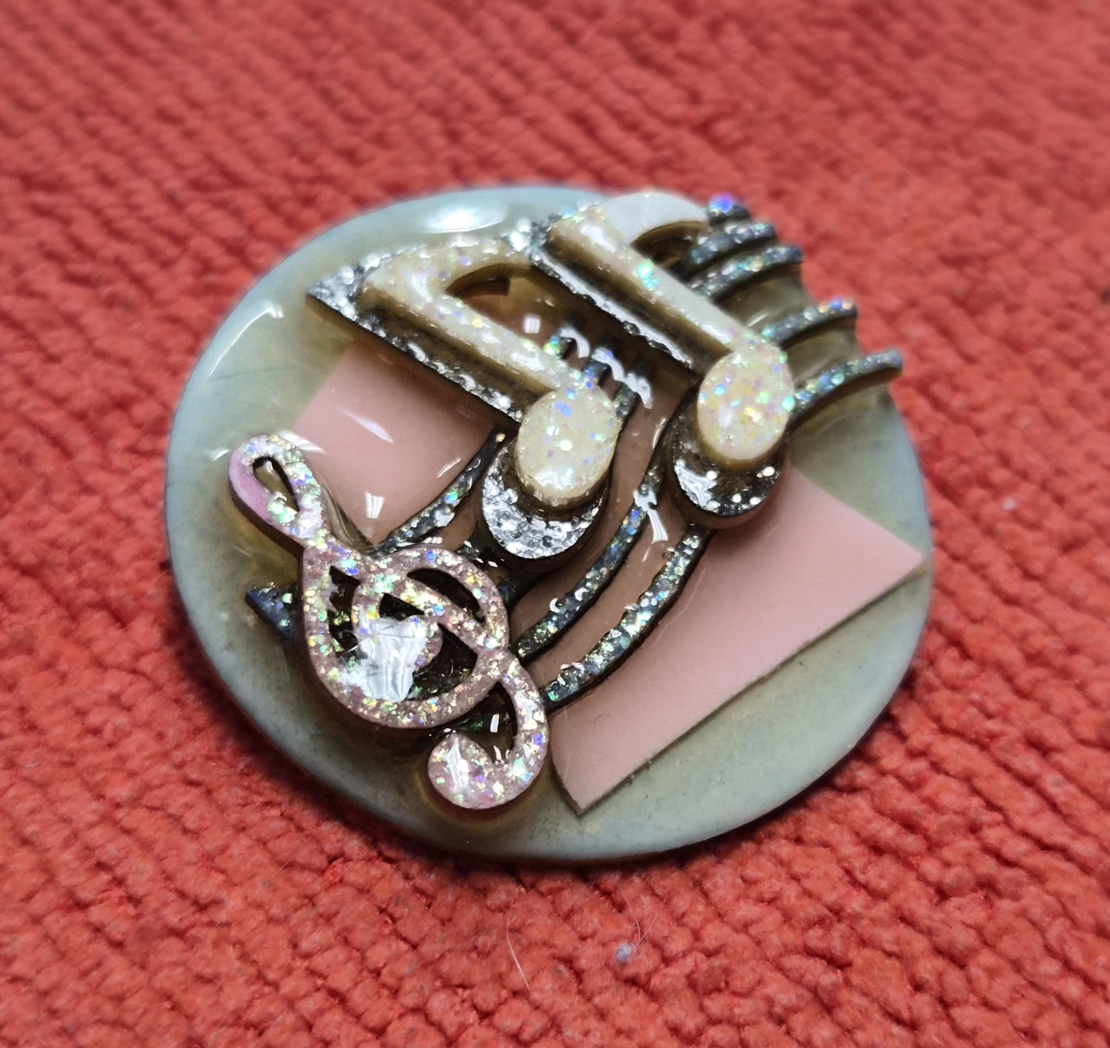 Vintage Music Pins by Lucinda USA Pink Glitter Clef & Eighth Notes Pin / Brooch