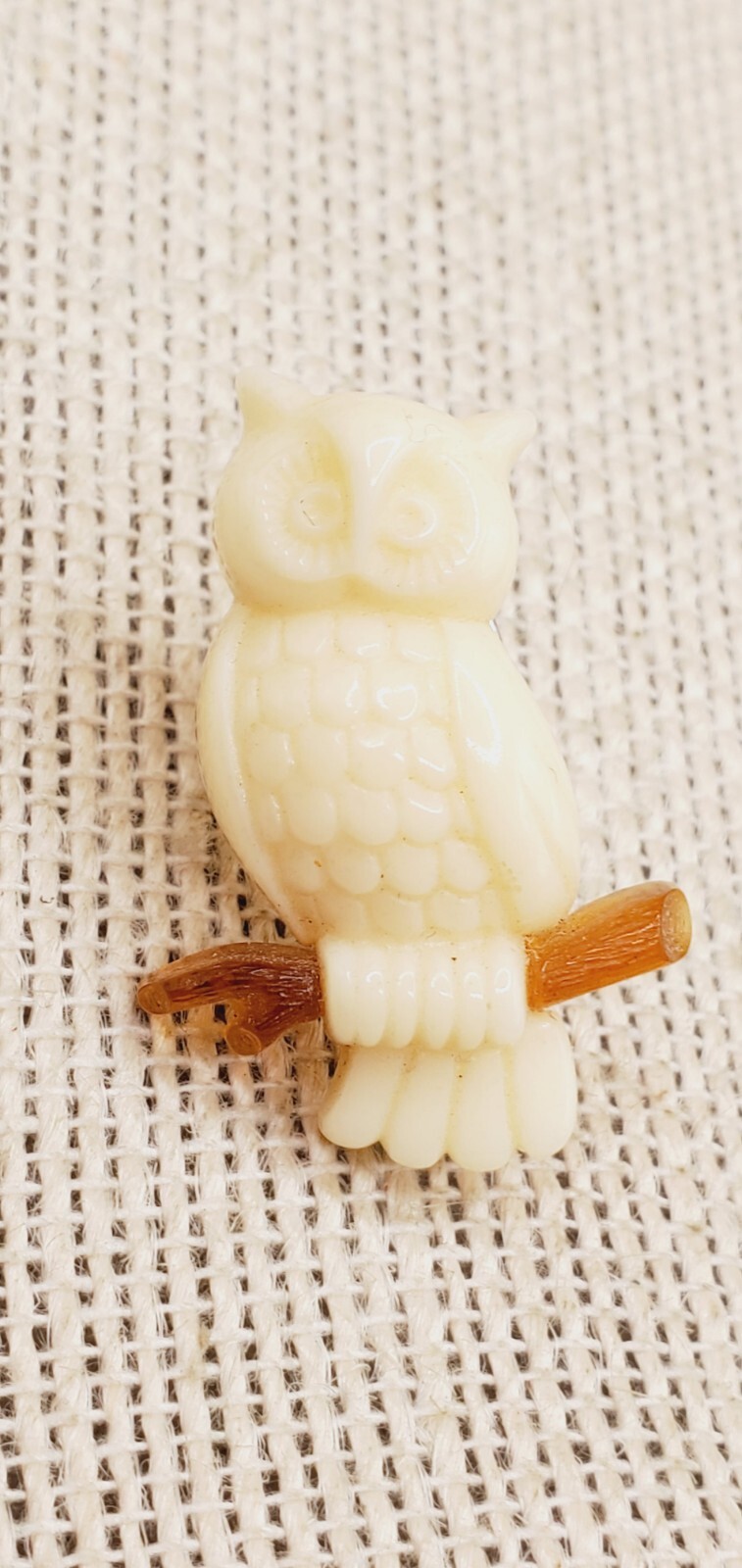 Vintage 1.25″ Avon Lucky Friends Owl Pin White & Brown Lucite brw327