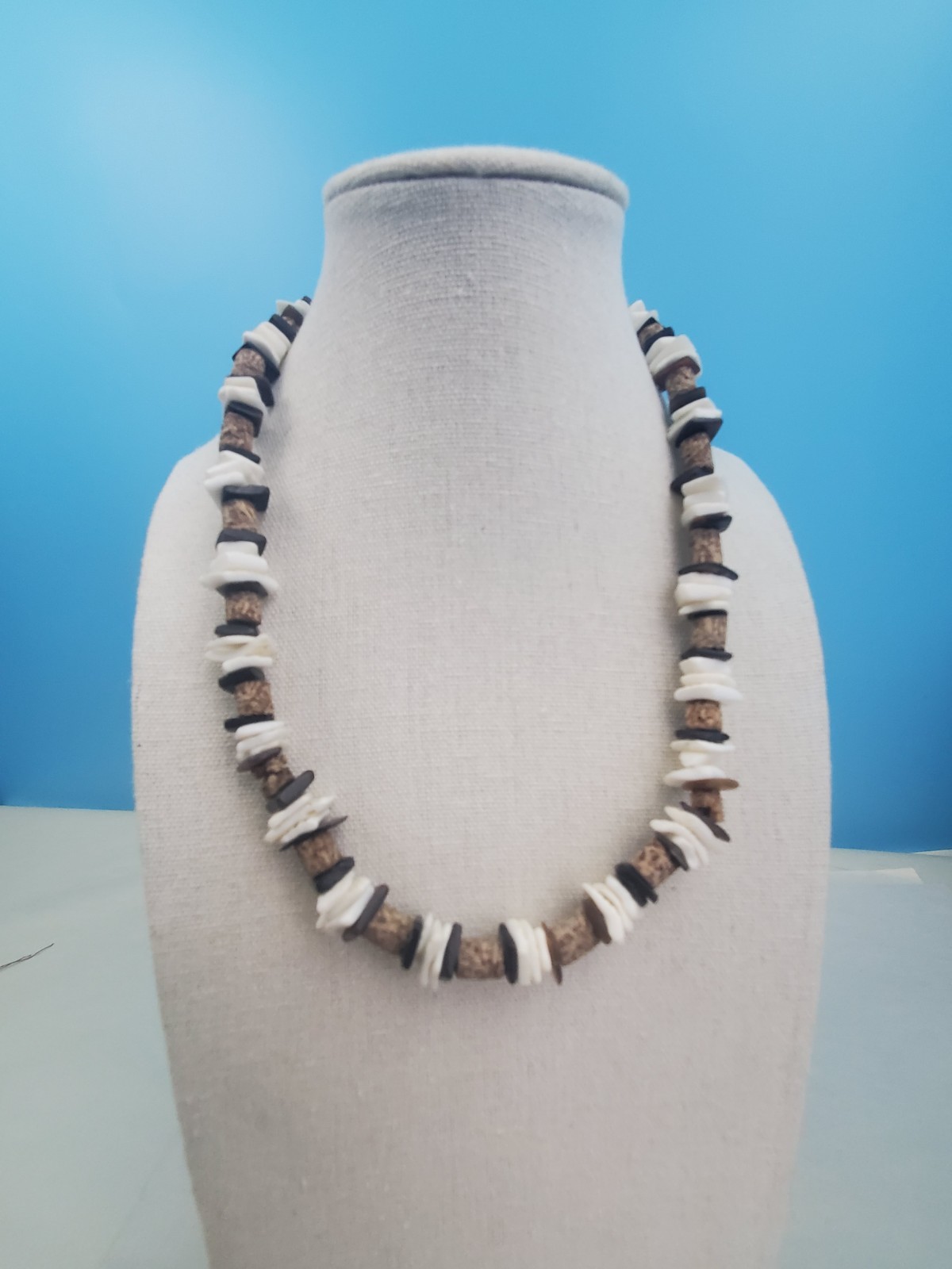 Vintage 1970s Mixed White Puka Shell & Natural Brown Sponge Coral Choker…