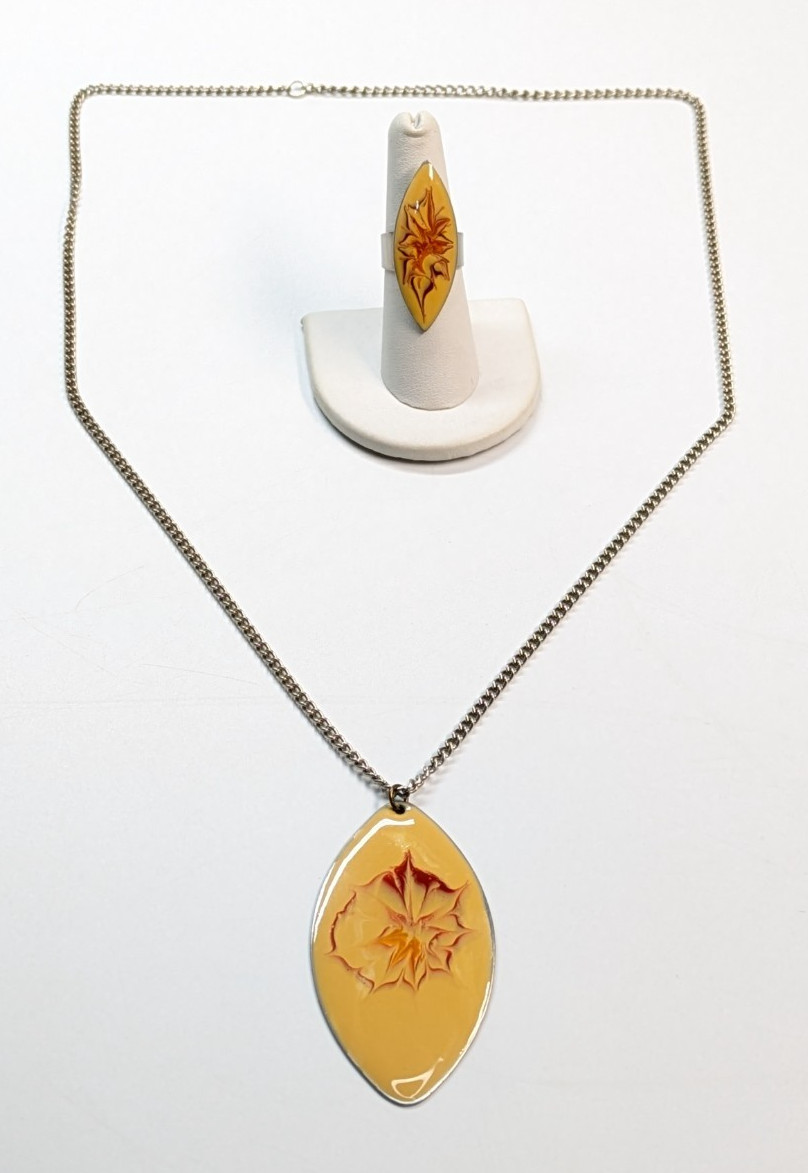 VTG Signed Sheffield England Cream Enamel Pendant Necklace & Adjust Ring Set