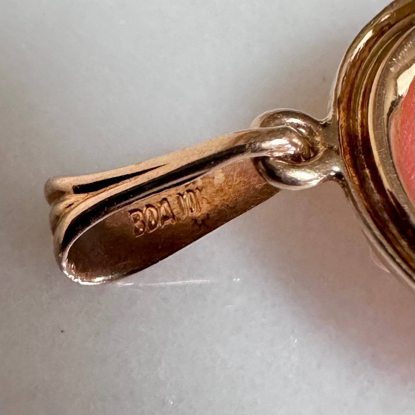 Signed BDA Vintage 10K Yellow Gold Craved Shell Cameo Pendant 3.22 Grams
