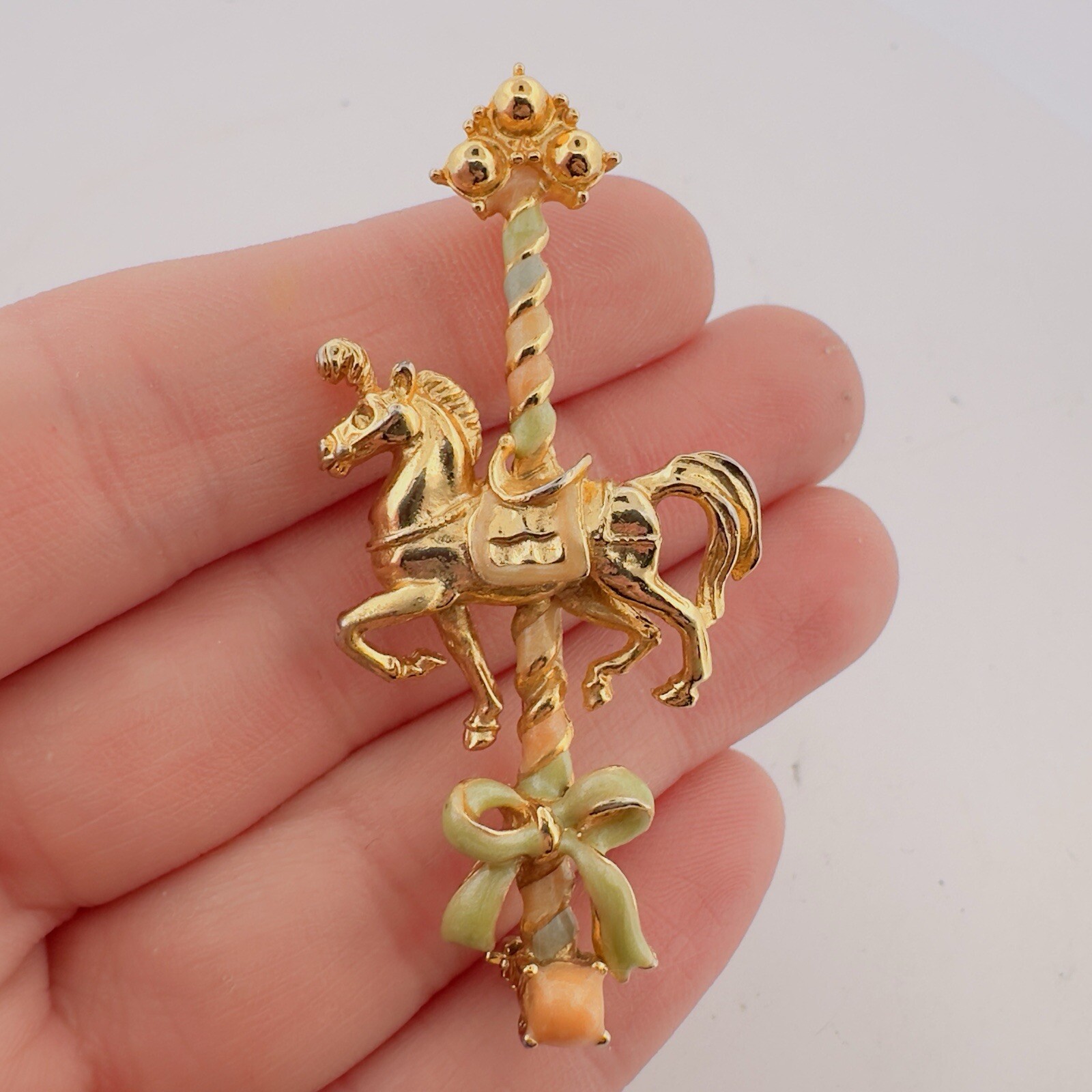 VINTAGE CORO ADOLPH KATZ? MERRY GO ROUND CAROUSEL HORSE BROOCH PIN CLIP UNSIGNED