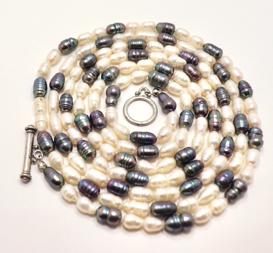 VINTAGE WHITE AND GRAY WATER PEARL NECKLACE 56″ TOGGLE CLASP